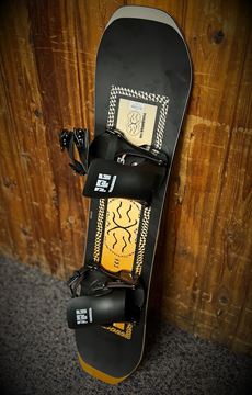 Picture of Seasonal Junior New Snowboard Package